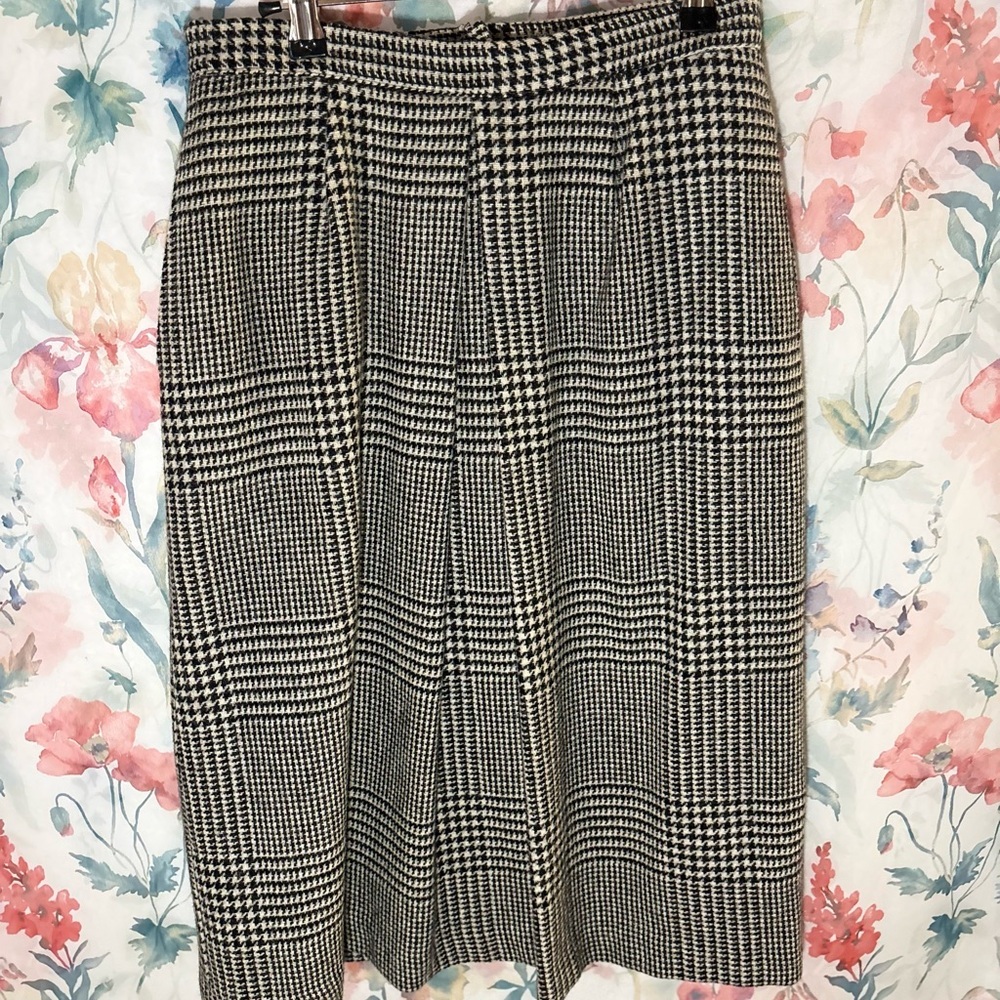Vintage Classic Black and White Houndstooth Skirt